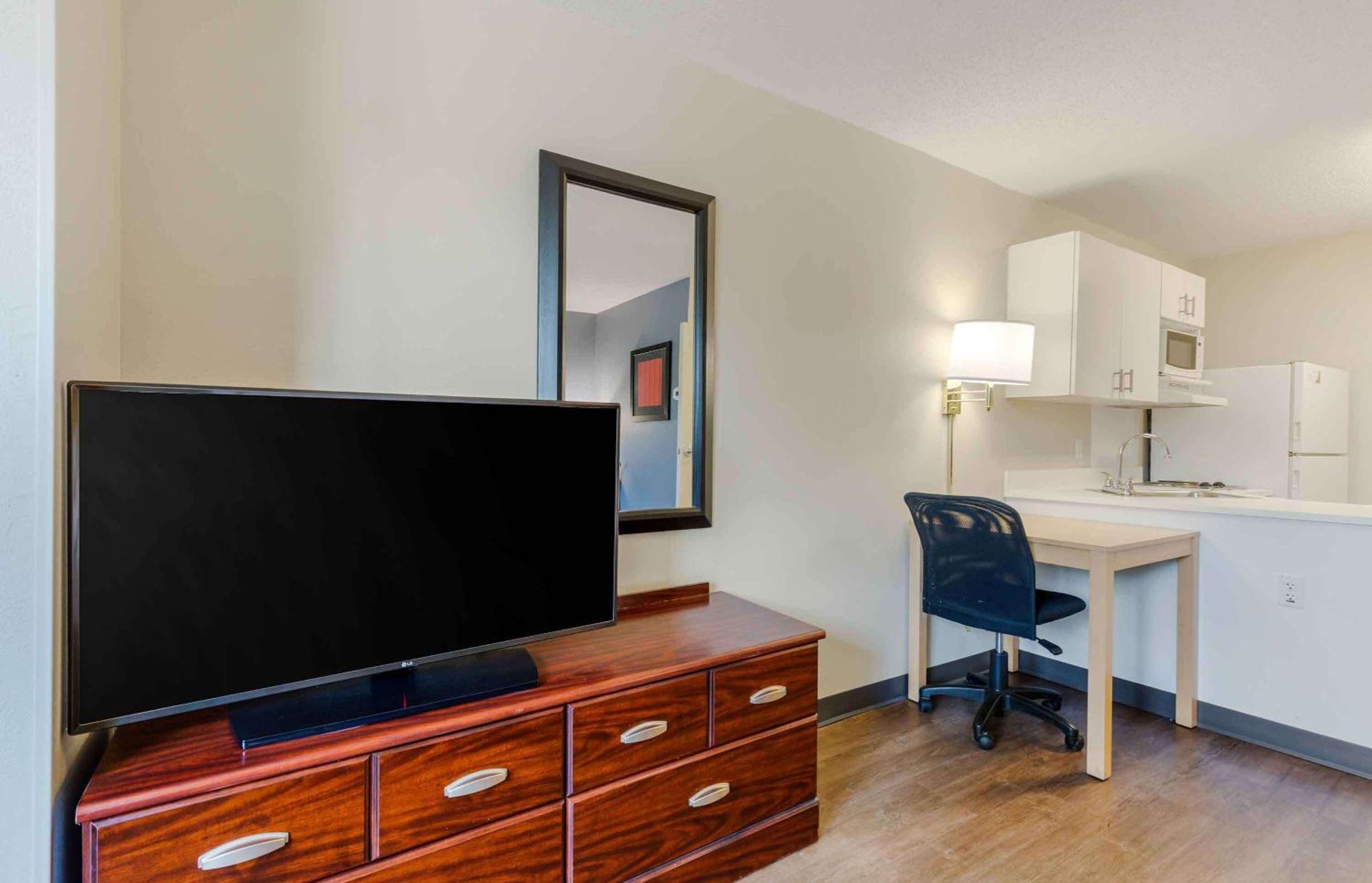 Extended Stay America Suites - Washington Dc Germantown Milestone Екстериор снимка