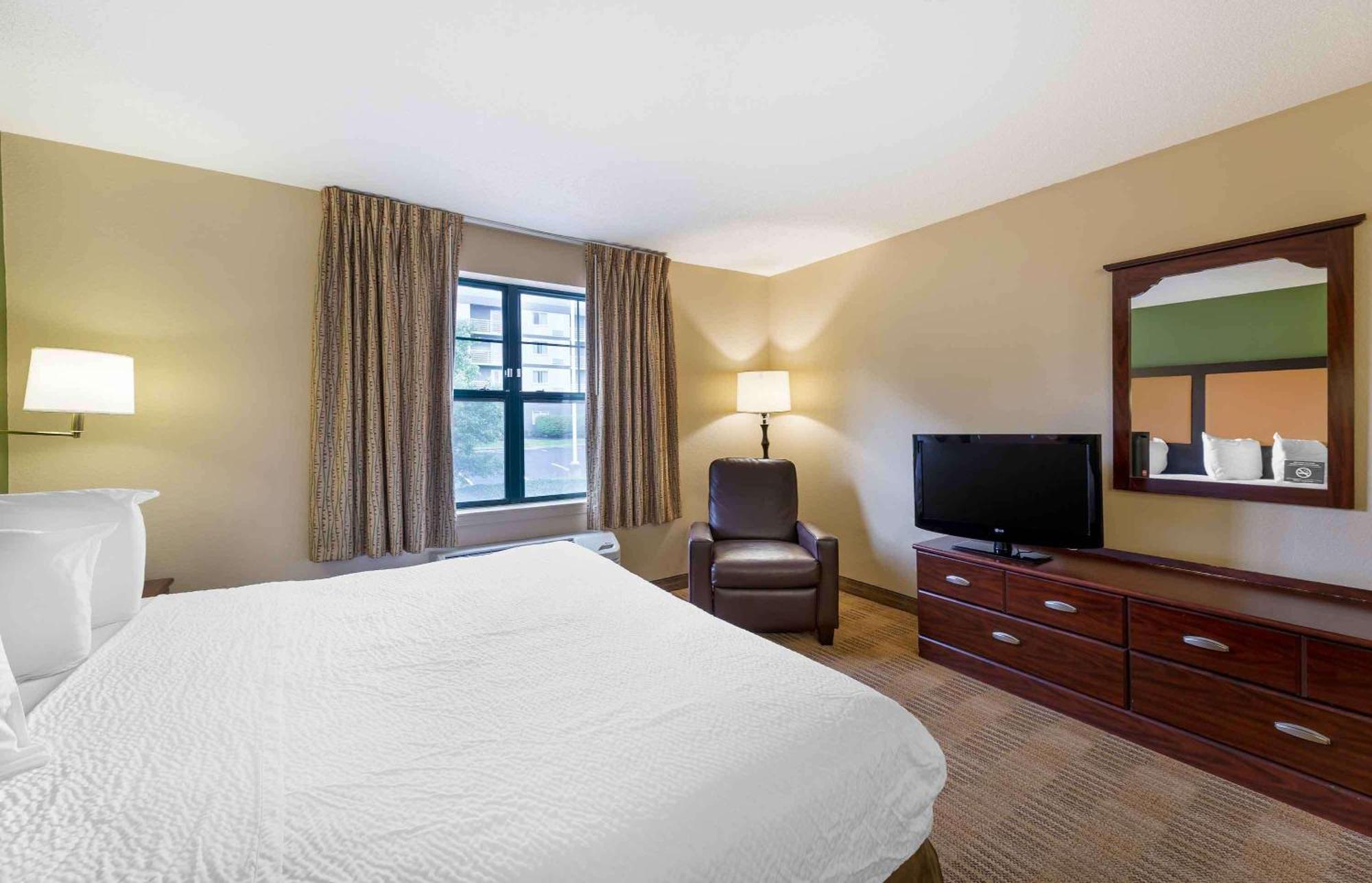 Extended Stay America Suites - Washington Dc Germantown Milestone Екстериор снимка
