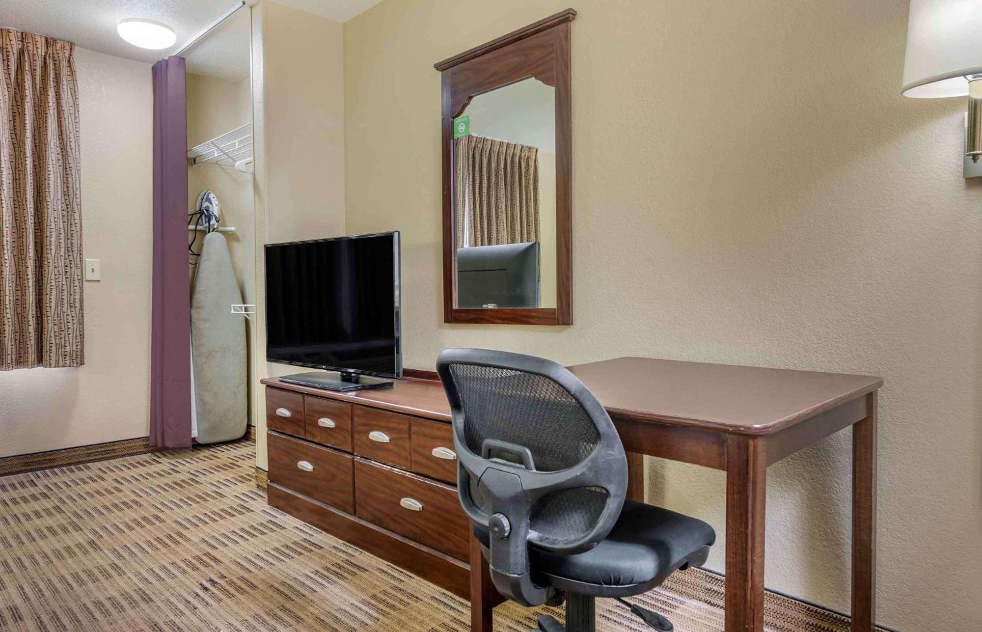 Extended Stay America Suites - Washington Dc Germantown Milestone Екстериор снимка